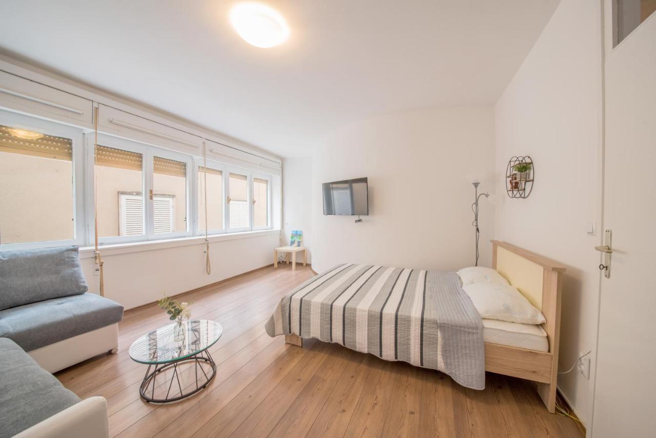 Aurora Apartment *